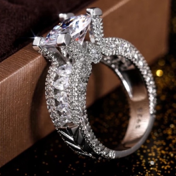 NEW💍DIAMOND 925 STERLING SILVER HALO RING, CUTE RING, SHINY RING. - Picture 2 of 4